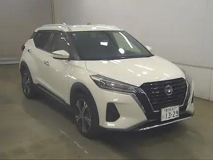 2022 NISSAN KICKS