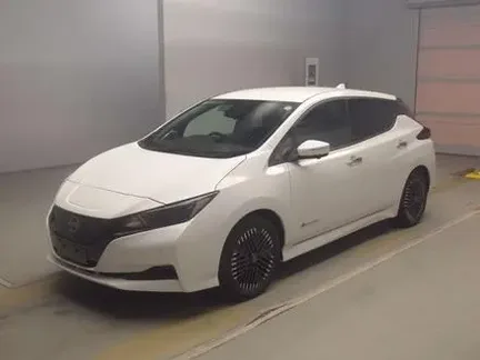 2022 NISSAN LEAF