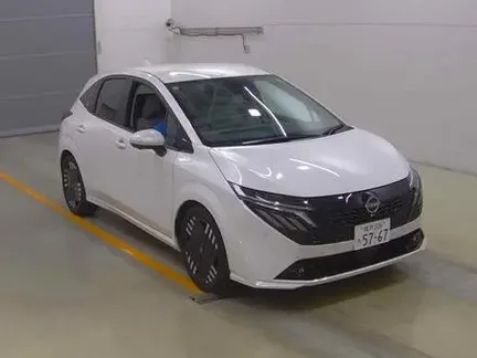 2025 NISSAN AURA