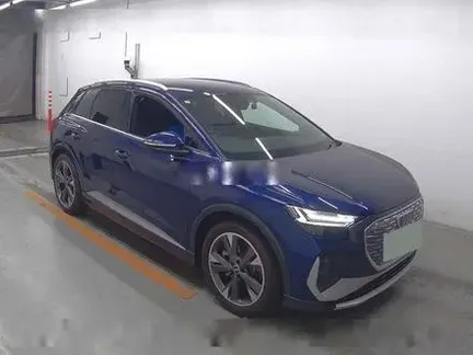 2023 AUDI Q4