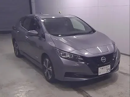 2022 NISSAN LEAF
