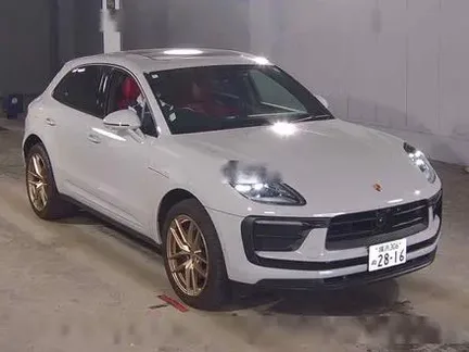 2024 PORSCHE MACAN