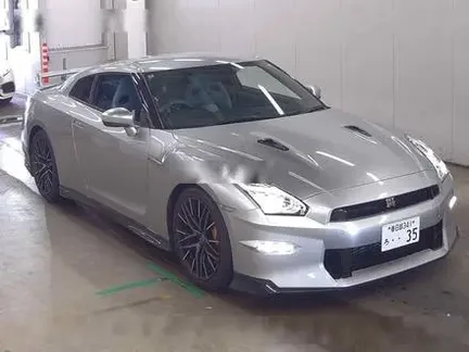2024 NISSAN GT-R