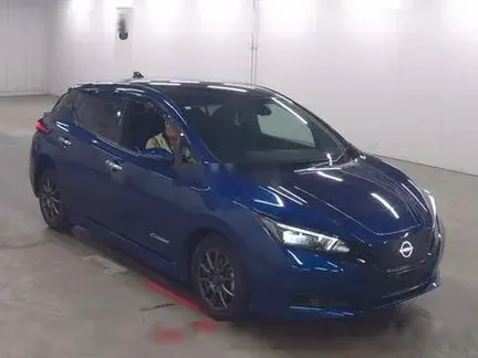 2023 NISSAN LEAF