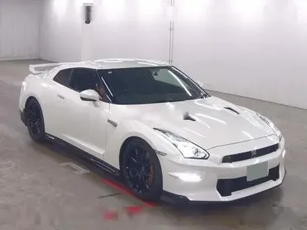 2025 NISSAN GT-R