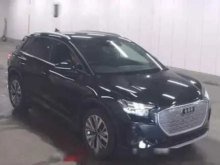 2022 AUDI Q4