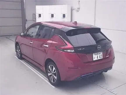 2022 NISSAN LEAF