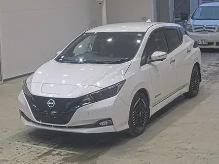2023 NISSAN LEAF