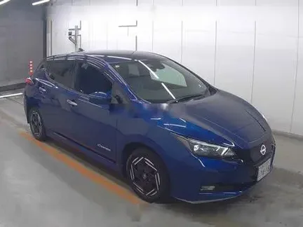 2023 NISSAN LEAF