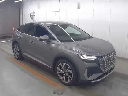 2023 AUDI Q4