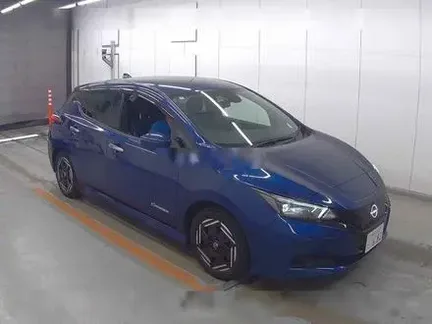 2022 NISSAN LEAF