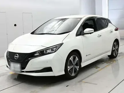 2022 NISSAN LEAF