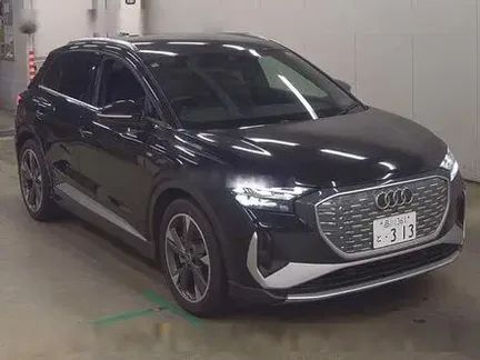2022 AUDI Q4