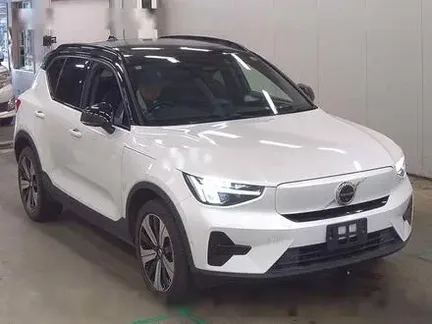 2022 VOLVO XC40
