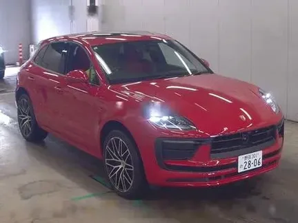 2024 PORSCHE MACAN