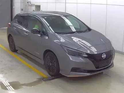 2023 NISSAN LEAF