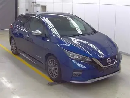 2022 NISSAN LEAF