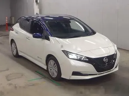 2022 NISSAN LEAF