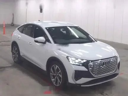 2023 AUDI Q4