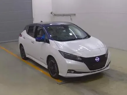 2023 NISSAN LEAF