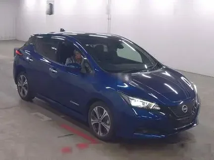 2022 NISSAN LEAF