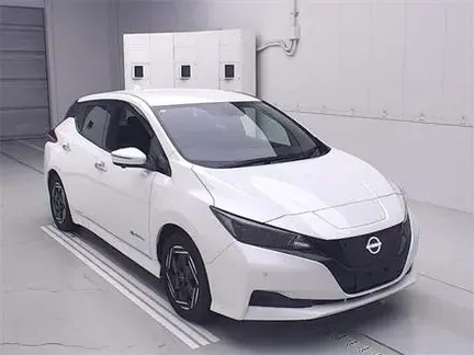 2022 NISSAN LEAF