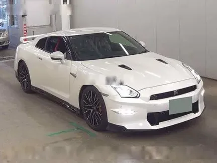 2025 NISSAN GT-R