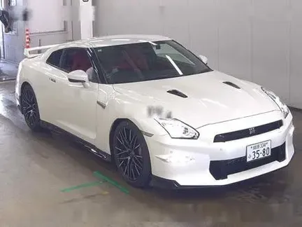 2024 NISSAN GT-R