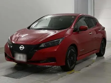 2022 NISSAN LEAF