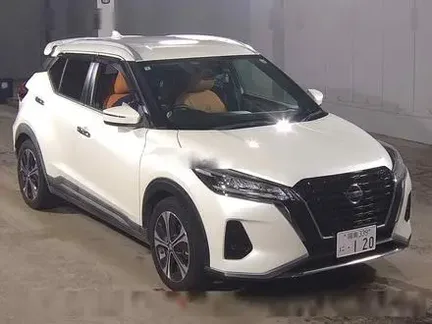 2022 NISSAN KICKS