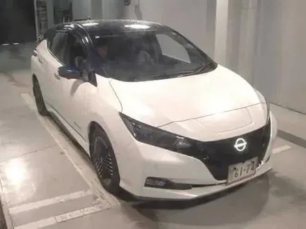 2023 NISSAN LEAF