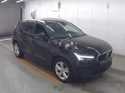 2023 VOLVO XC40