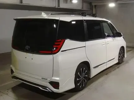 2023 TOYOTA NOAH