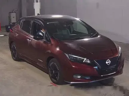 2023 NISSAN LEAF