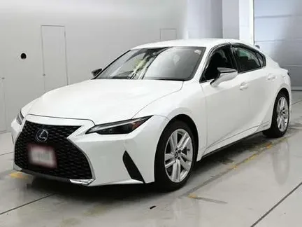 2022 LEXUS IS