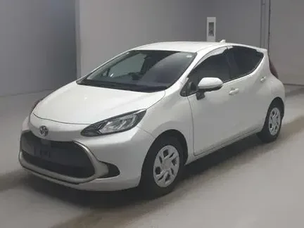 2025 TOYOTA AQUA
