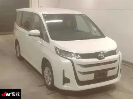 2022 TOYOTA NOAH