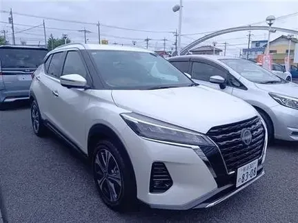 2024 NISSAN KICKS
