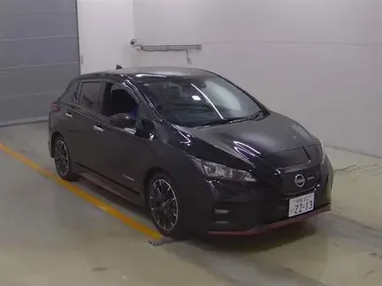 2022 NISSAN LEAF