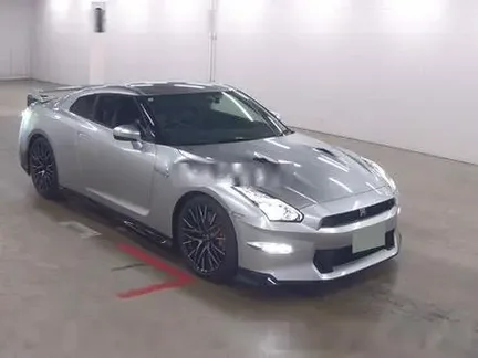 2024 NISSAN GT-R