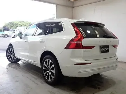 2022 VOLVO XC60