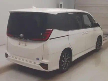 2024 TOYOTA NOAH