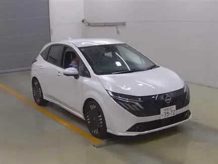 2025 NISSAN AURA