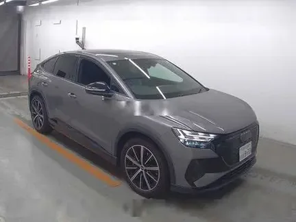 2022 AUDI Q4