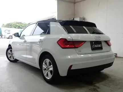 2022 AUDI A1