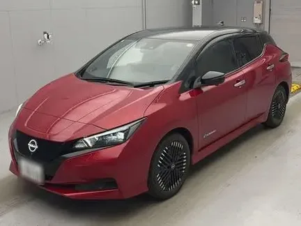 2023 NISSAN LEAF