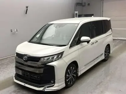 2025 TOYOTA NOAH