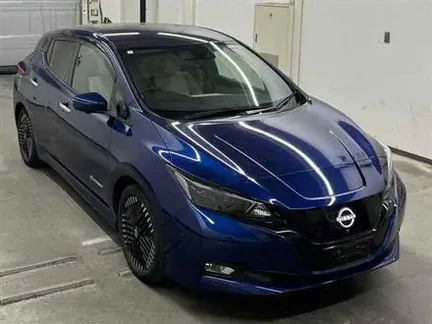2023 NISSAN LEAF