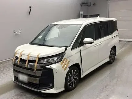2025 TOYOTA NOAH