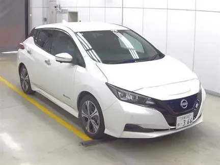 2022 NISSAN LEAF
